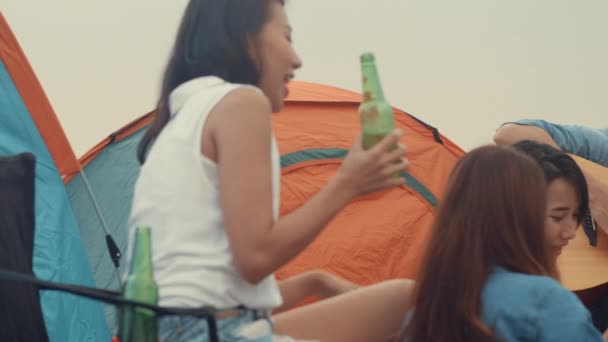 Skupina Asijských Nejlepších Přátel Teenageři Pít Pivo Chill Dance Těšit — Stock video