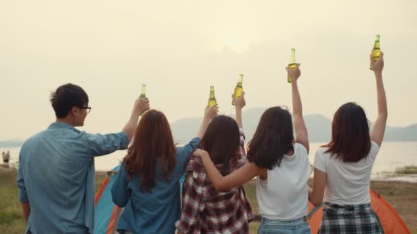Group Asia Best Friends Teenagers Salute Cheers Toast Bottle Beer — Stock Video