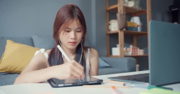 Young Asia Girl Teenager Casual Shirt Wear Earphone Use Laptop — Vídeos de Stock