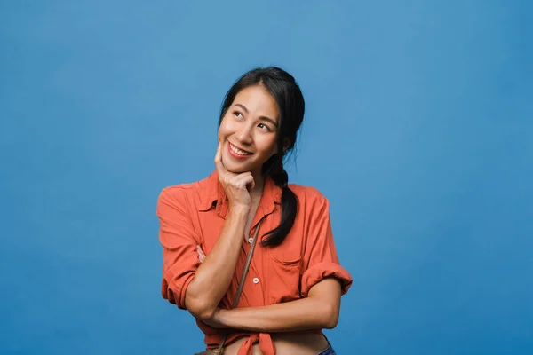 Retrato Jovem Senhora Ásia Com Expressão Positiva Sorrir Amplamente Vestido — Fotografia de Stock