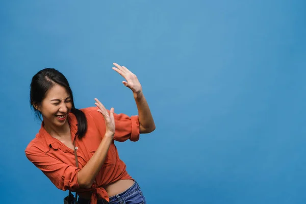 Unge Asiatiske Kvinner Føler Glede Med Positivt Uttrykk Glad Funky – stockfoto