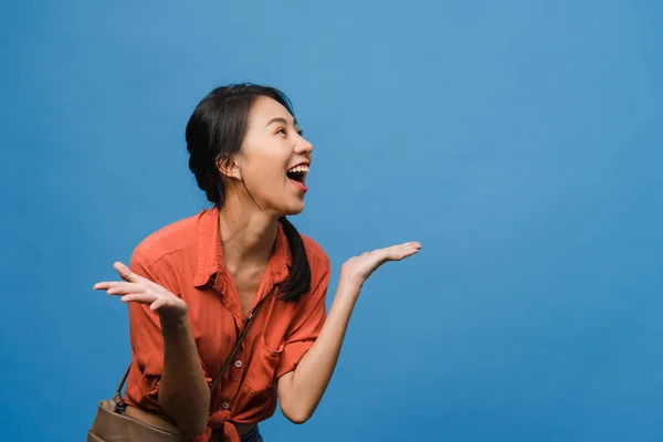 Joven Mujer Asia Sentir Felicidad Con Expresión Positiva Alegre Sorpresa Imagen de stock