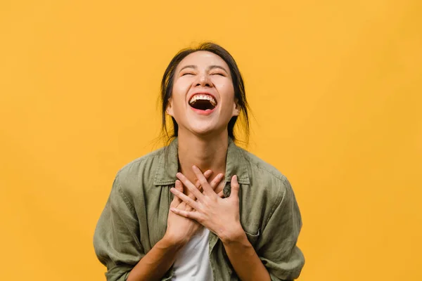 Joven Mujer Asia Sentir Felicidad Con Expresión Positiva Alegre Sorpresa Imagen de stock
