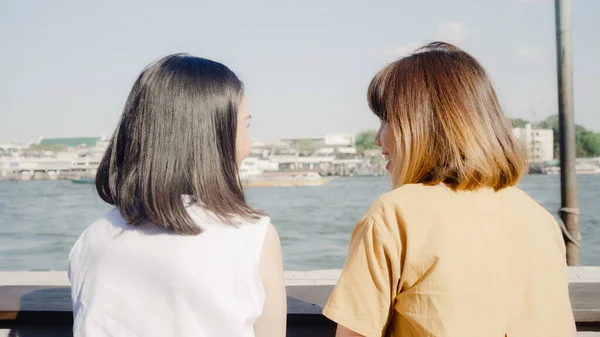 Jovens Mulheres Asiáticas Amigo Íntimo Turista Com Casual Desfrutar Conversando — Fotografia de Stock
