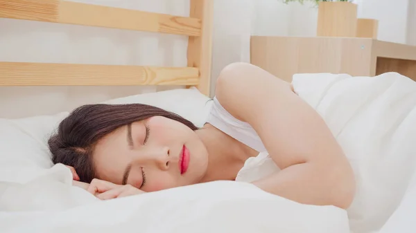 Wanita Asia Yang Bermimpi Saat Tidur Tempat Tidur Wanita Jepang — Stok Foto