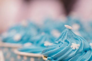 krem ile cupcakes Kalpler, Sevgililer günü, Dünya Kadınlar Günü, aşk dekore edilmiştir. Notepad.Valentine,love mektup