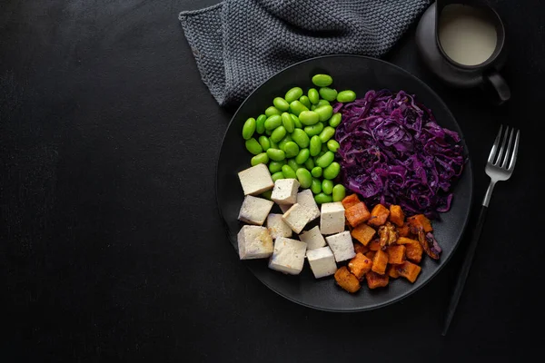 Gustosa Ciotola Vegana Appetitosa Con Tofu Sul Piatto Vista Dall — Foto Stock