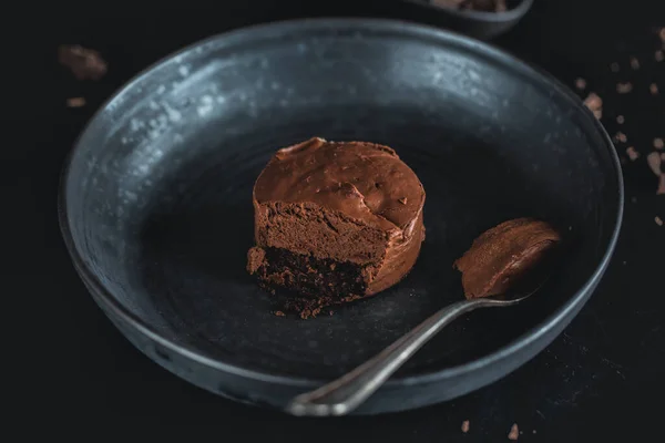 Chocolate Muffin Cheesecake Dark Plate Fork Closeup — Stock Photo, Image