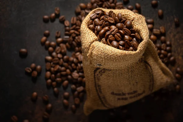 Ziarna Kawy Espresso Zbliżenie Worku Jute — Zdjęcie stockowe
