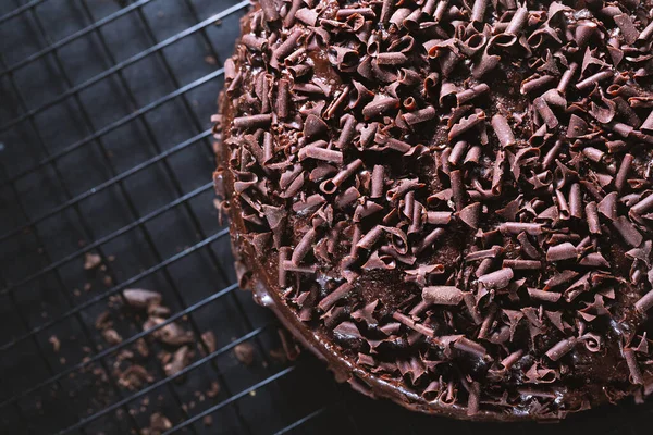 Closeup Tasty Chocolate Cake Chocolate Chunks Baking Sheet — Stock Photo, Image