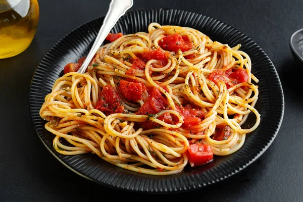 Sabrosa Pasta Italiana Clásica Con Salsa Tomate Queso Plato Sobre — Foto de Stock