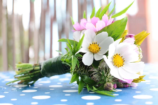 Pequeño ramo de flores — Foto de Stock