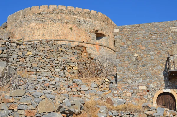 Antigua fortaleza en ruinas — Foto de Stock