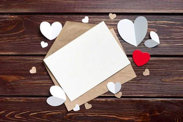 Tarjeta San Valentín Con Espacio Para Copiar Corazones Papel Sobre — Foto de Stock