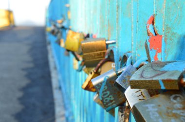 korkuluk kilitlere. sonsuza kadar aşk sembolü