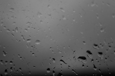 yağmur glassraindrops bir pencerede Güz