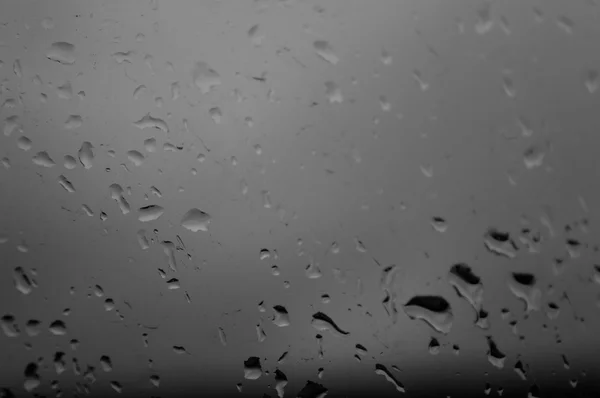 yağmur glassraindrops bir pencerede Güz