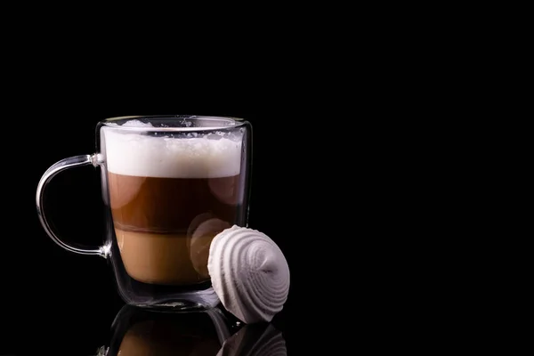 Καφές Γυάλινο Κύπελλο Και Marshmallows Τοποθετείται Πάνω Στο Κύπελλο Royalty Free Εικόνες Αρχείου