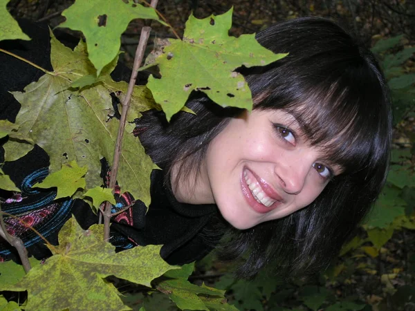 Hydropark, Kiev, Ukrayna 'da ceketli bir kız.