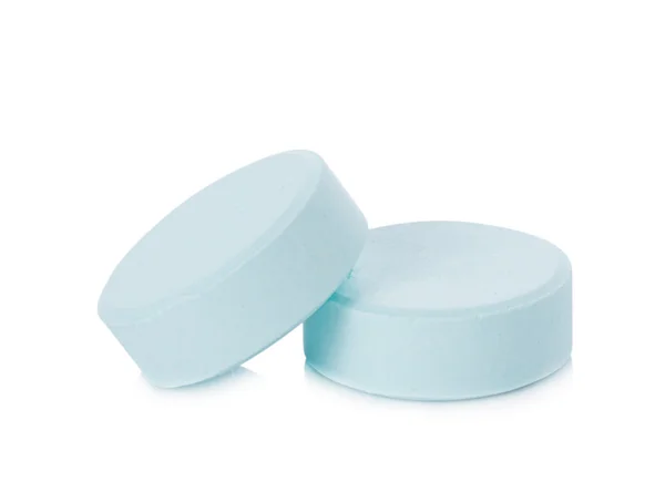 Comprimido azul isolado no fundo branco — Fotografia de Stock