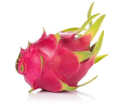 Ejder Meyvesi beyaz arkaplanda izole.