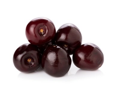 Beyaz arkaplanda kiraz izole