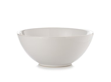 Beyaz arka planda izole edilmiş beyaz kase