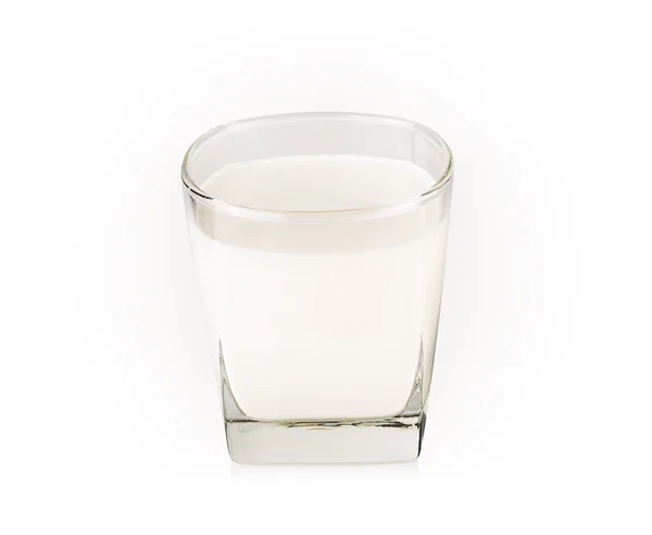 Verre de lait isolé sur fond blanc — Photo