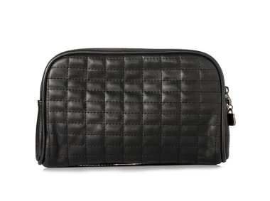 Beyaz arka planda siyah deri çanta