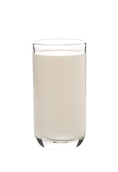 Glas Milch isoliert auf weißem Hintergrund — Stockfoto