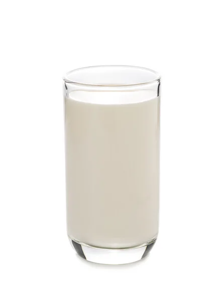 白色背景下分离的牛奶杯 — 图库照片