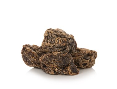 Beyaz arka plan üzerinde kurutulmuş Erik