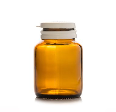 Beyaz arka planda ilaç şişesi