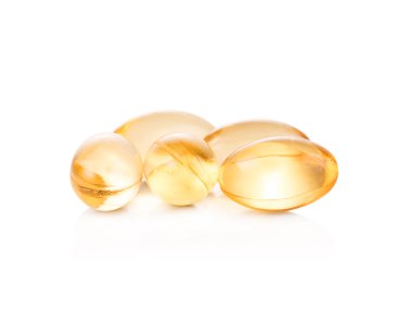 Beyaz arkaplanda balık yağı