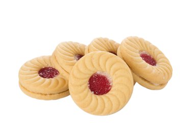 Beyaz arka plan üzerinde çilek ile sandviç bisküvi