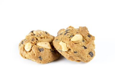 Beyaz zemin üzerine karışık çerez.