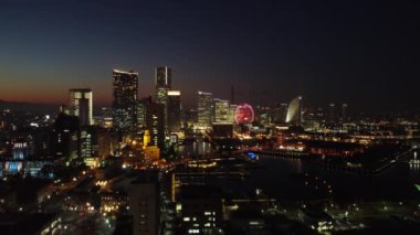 Yokohama 'daki Skyline Hava Gecesi Manzarası