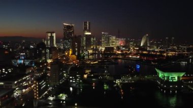 Yokohama 'daki Skyline Hava Gecesi Manzarası