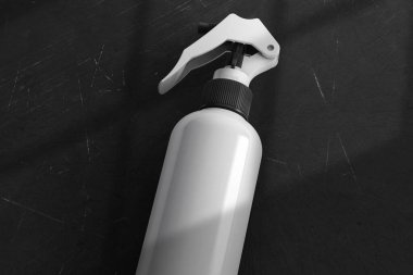 Tetik sprey şişesinin modelini kapat.