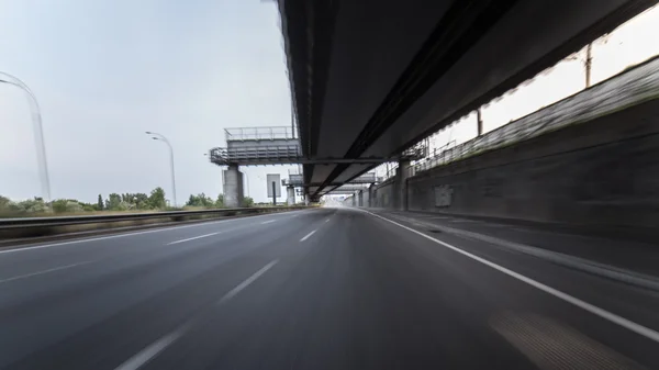ความเร็วถนน สะพานยูเครน — ภาพถ่ายสต็อก