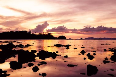 Denizde gün batımı