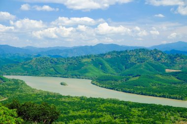 Tropikal doğa, Tayland 'ın güneyindeki Ranong vilayetindeki Khao Fachi bakış açısı