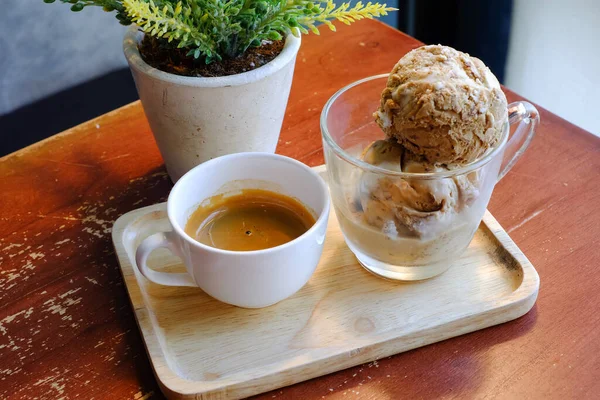 Affogato Med Glass Och Kaffe — Stockfoto