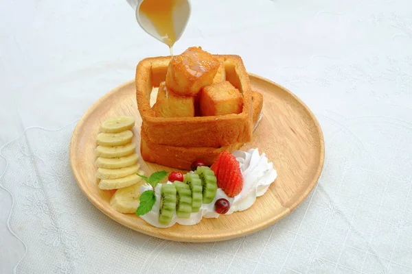 Toast Honey Owocami — Zdjęcie stockowe