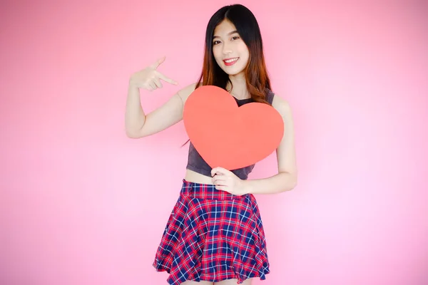 Retrato Bonito Ásia Mulher Rosa Fundo Feliz Valentine Dia Amor — Fotografia de Stock