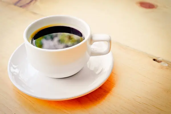 Una Taza Café Blanco Sobre Mesa Con Efecto Color —  Fotos de Stock