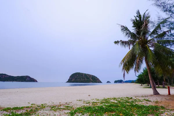 Pantai Tropis Tepi Laut Dan Langit Pantai Samroyyod Prachuap Provinsi — Stok Foto