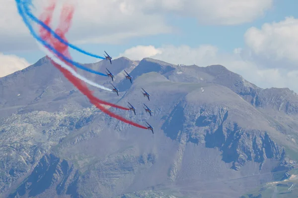 Alpha jets from patrouille de France at Alpe dHuez 08 2021 — стокове фото