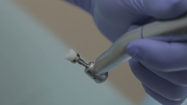 Outils et équipements dentaires, gros plan 