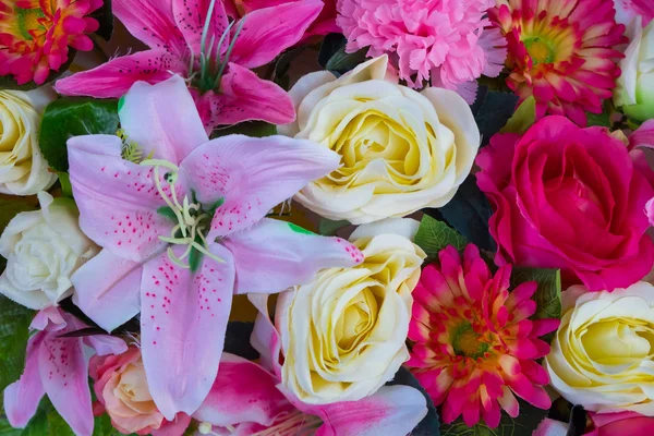 Close-up van kleurrijke stelletje mooie bloemen — Stockfoto